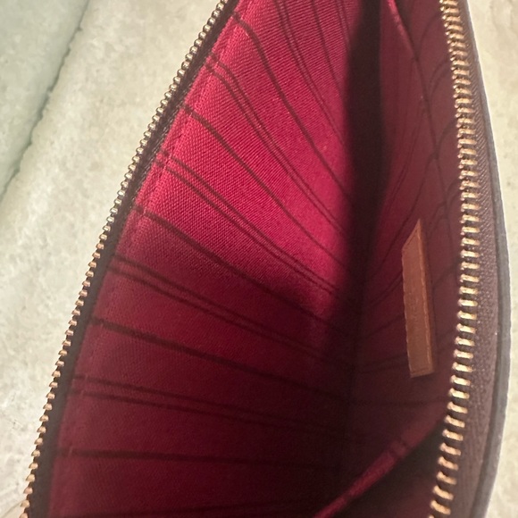 Louis Vuitton Neverfull Wrislet Monogram Print Red Interior - Picture 10 of 11